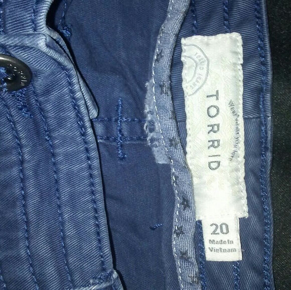 Slightly worn - Picture 3 of 3